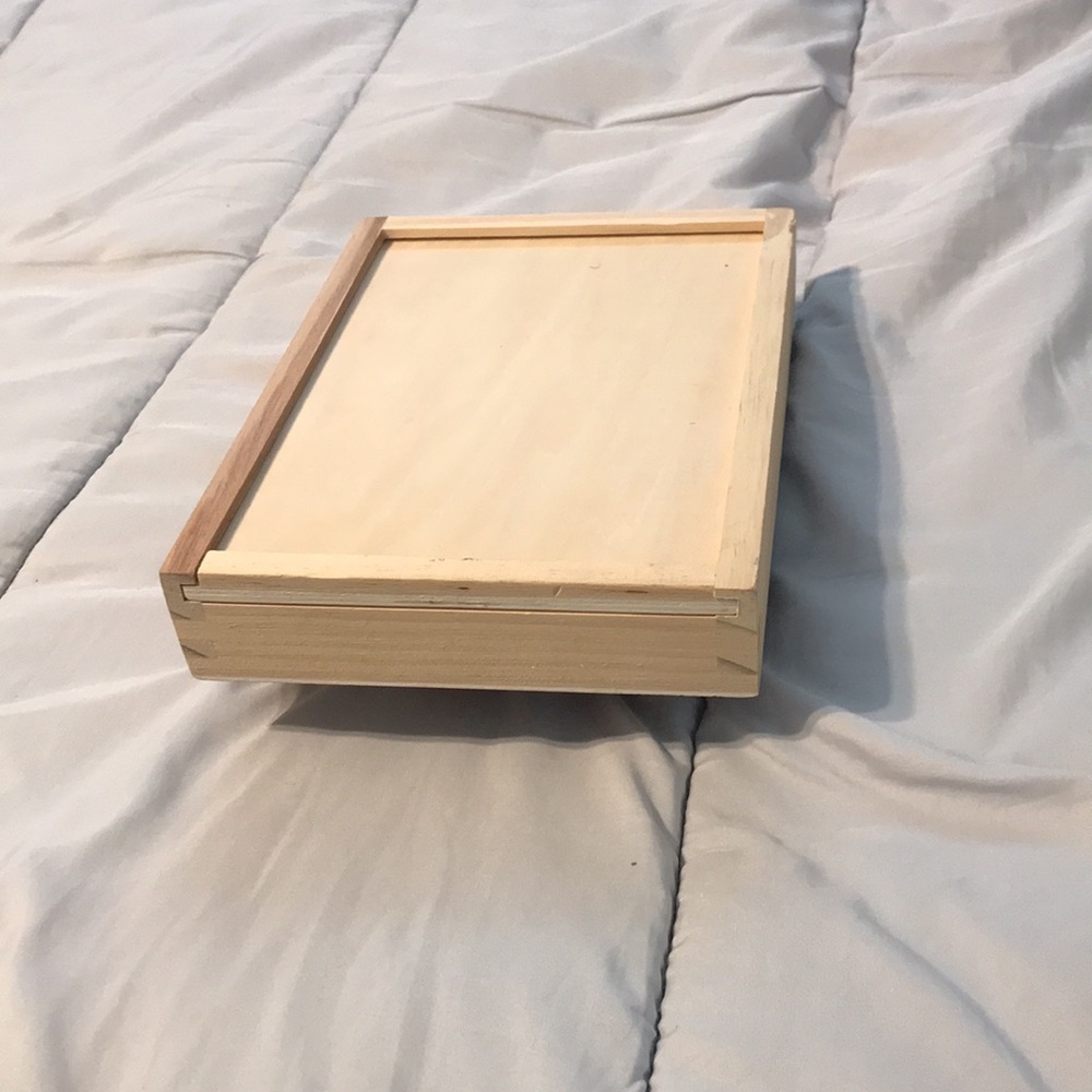 Kid’s Drawing Kit with wooden box - Picture 2 of 7